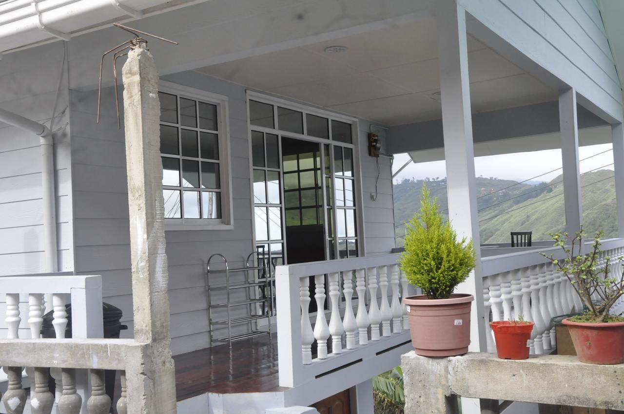 Azrien Homestay Kampong Kundassan Exterior photo
