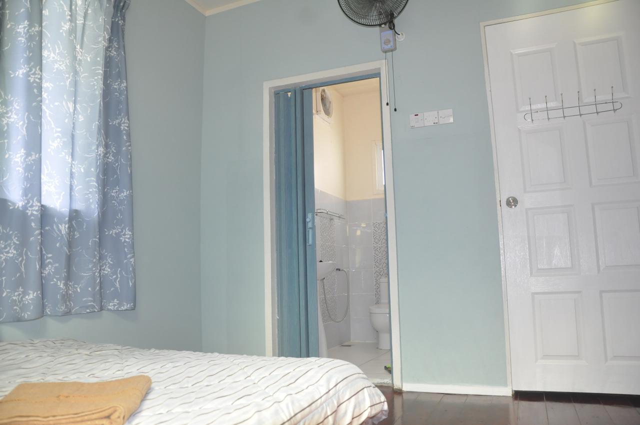 Azrien Homestay Kampong Kundassan Exterior photo